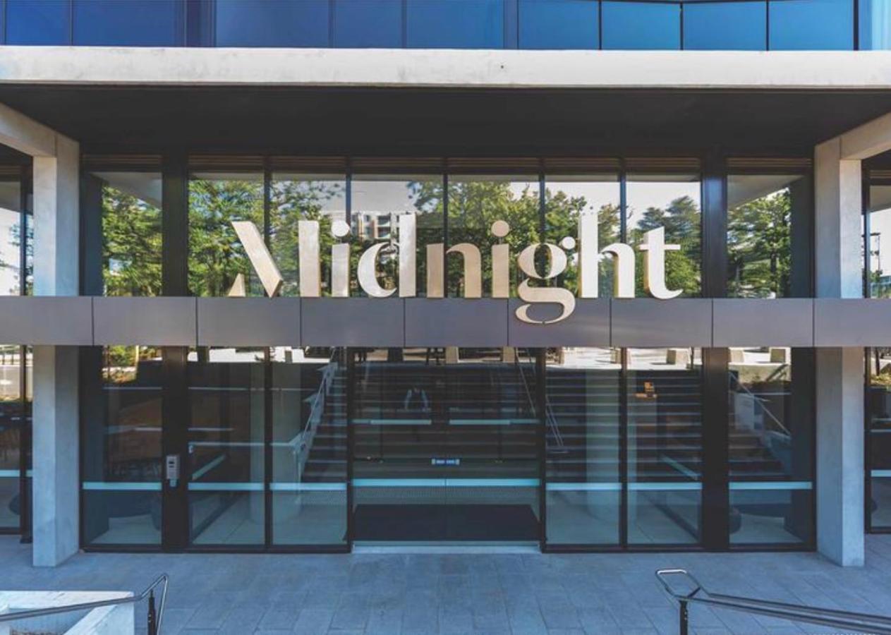 Midnight Luxe 1Br 1Bath Apartment 104 In The Heart Of Braddon Pool Sauna Secure Parking Wine Wifi Canberra Exterior foto
