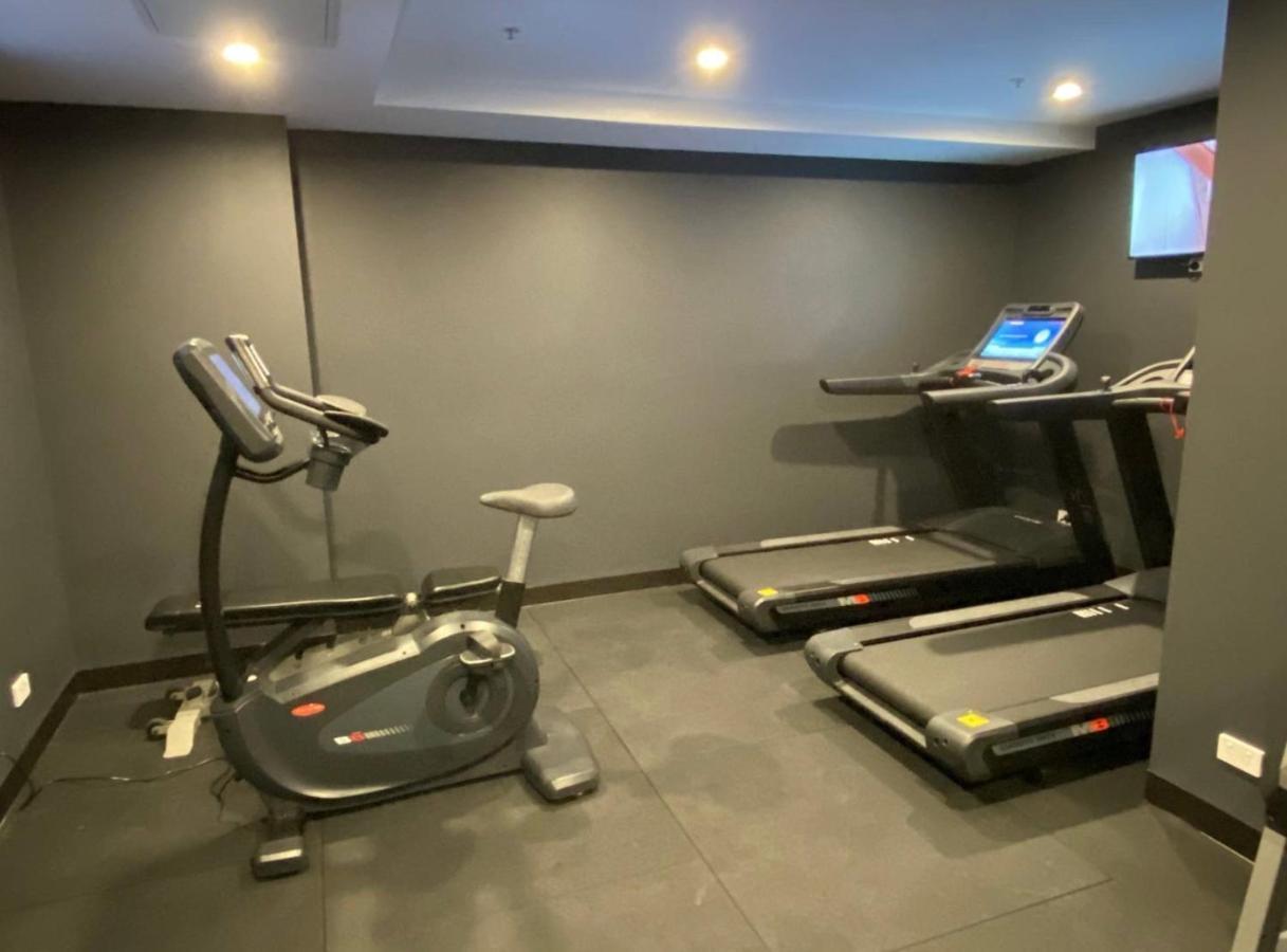 Midnight Luxe 1Br 1Bath Apartment 104 In The Heart Of Braddon Pool Sauna Secure Parking Wine Wifi Canberra Exterior foto