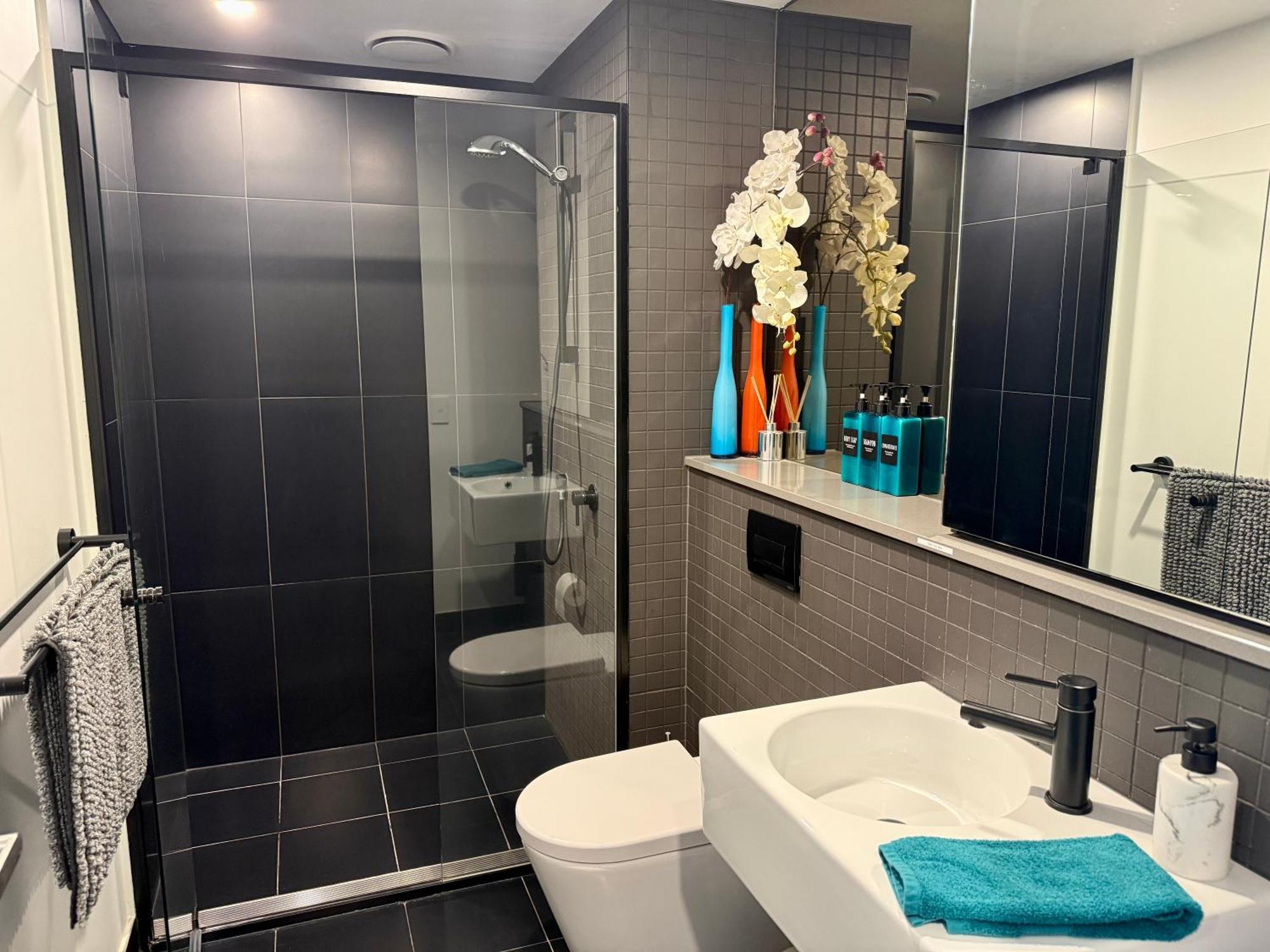 Midnight Luxe 1Br 1Bath Apartment 104 In The Heart Of Braddon Pool Sauna Secure Parking Wine Wifi Canberra Exterior foto