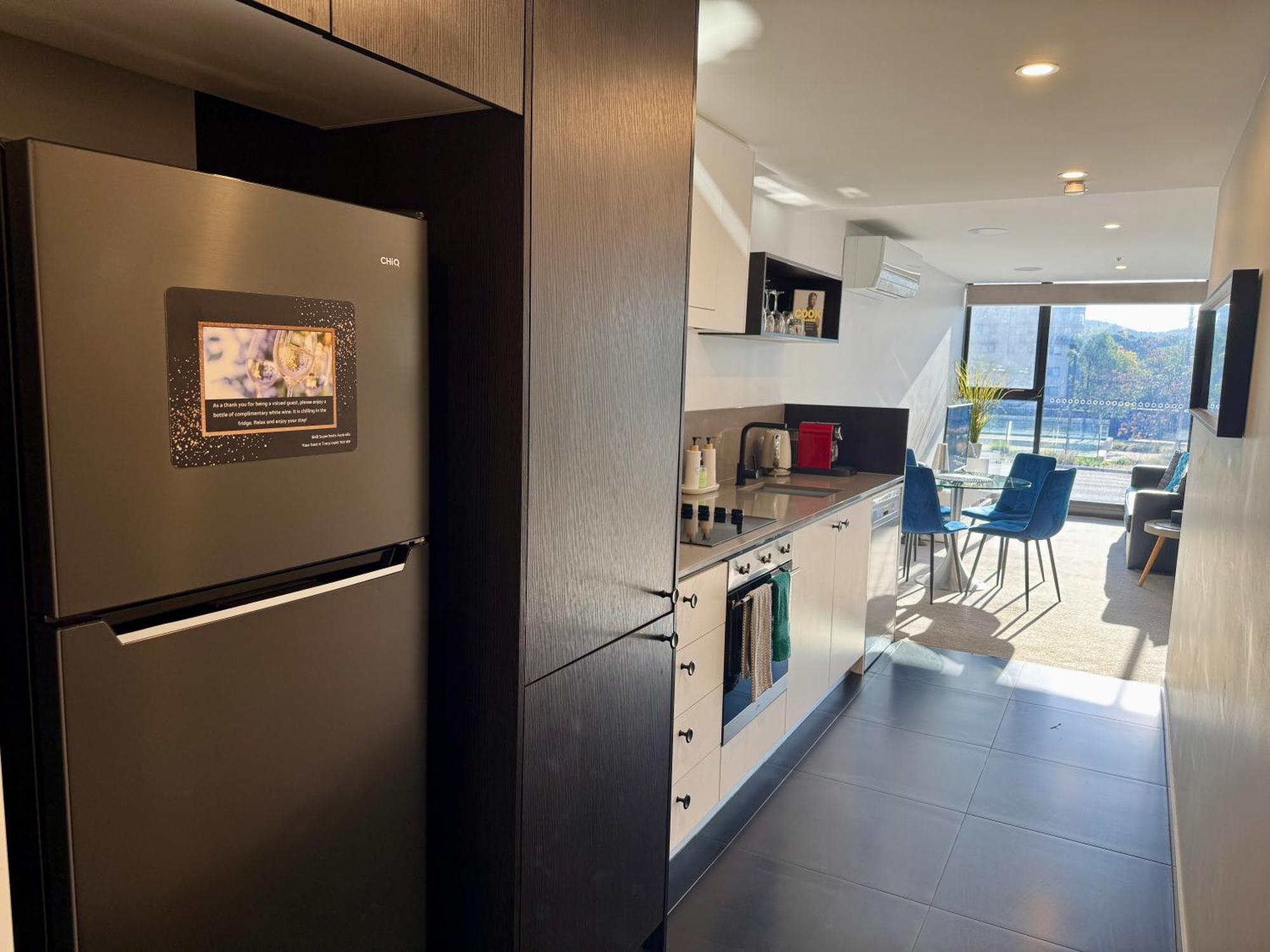 Midnight Luxe 1Br 1Bath Apartment 104 In The Heart Of Braddon Pool Sauna Secure Parking Wine Wifi Canberra Exterior foto