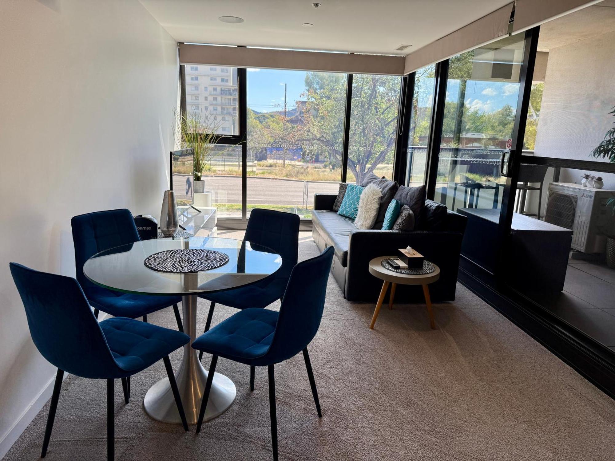 Midnight Luxe 1Br 1Bath Apartment 104 In The Heart Of Braddon Pool Sauna Secure Parking Wine Wifi Canberra Exterior foto